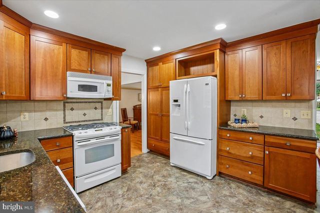 9205 MACSWAIN PL, Springfield, VA 22153