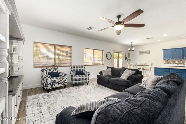 1677 E DIEGO Drive, Casa Grande, AZ 85122