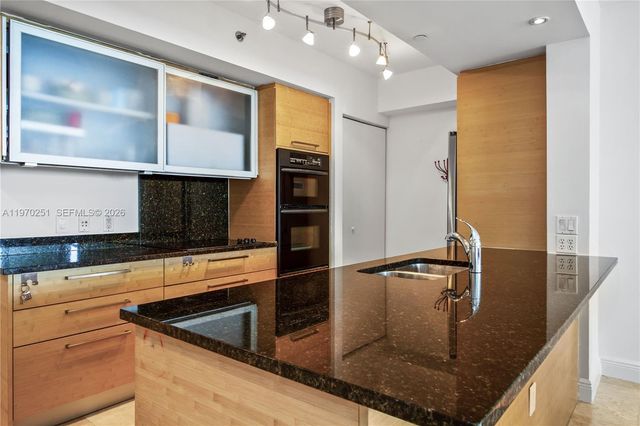 1830 S Ocean Dr 4204, Hallandale Beach, FL 33009