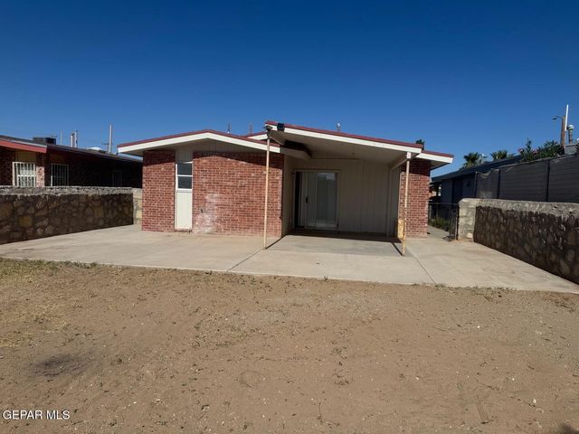 1660 SAINT STEPHEN Place, El Paso, TX 79936