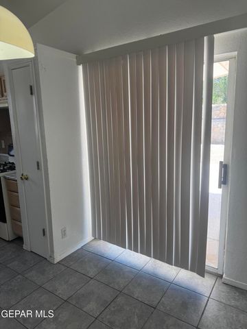 1660 SAINT STEPHEN Place, El Paso, TX 79936