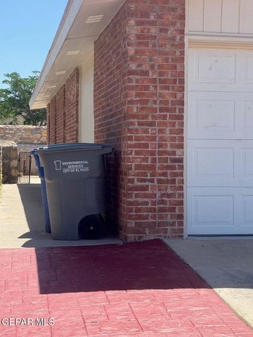 1660 SAINT STEPHEN Place, El Paso, TX 79936