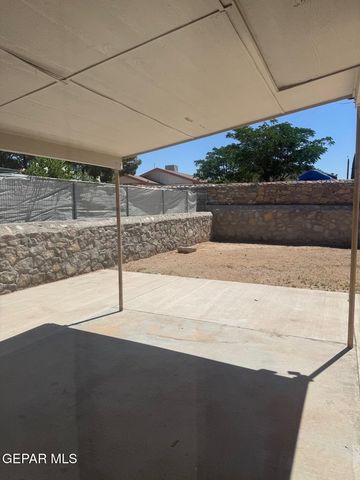 1660 SAINT STEPHEN Place, El Paso, TX 79936