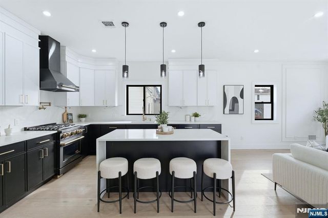 820 Elm Avenue, Ridgefield, NJ 07657