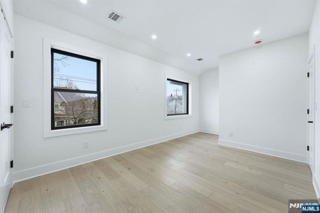 820 Elm Avenue, Ridgefield, NJ 07657