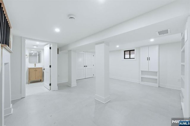 820 Elm Avenue, Ridgefield, NJ 07657