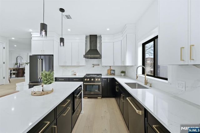 820 Elm Avenue, Ridgefield, NJ 07657