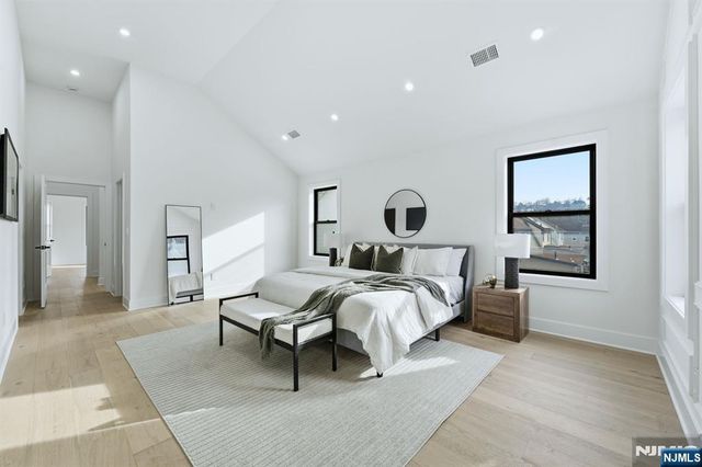 820 Elm Avenue, Ridgefield, NJ 07657