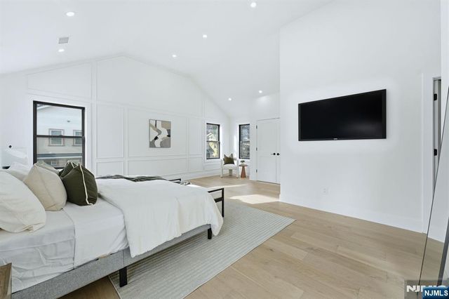 820 Elm Avenue, Ridgefield, NJ 07657