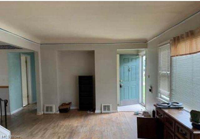 736 E 305th Street, Willowick, OH 44095
