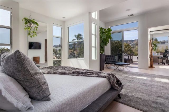 808 N La Jolla Avenue, Los Angeles, CA 90046