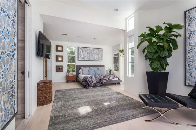 808 N La Jolla Avenue, Los Angeles, CA 90046