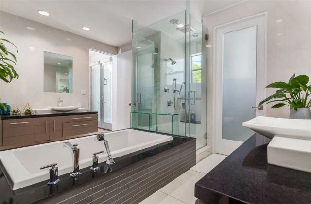 808 N La Jolla Avenue, Los Angeles, CA 90046