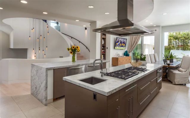 808 N La Jolla Avenue, Los Angeles, CA 90046