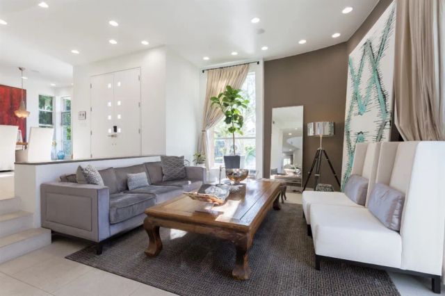 808 N La Jolla Avenue, Los Angeles, CA 90046