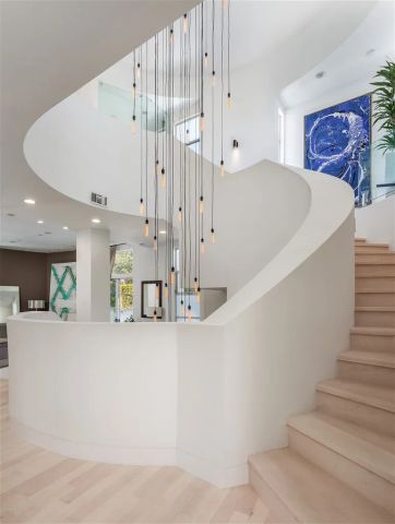 808 N La Jolla Avenue, Los Angeles, CA 90046