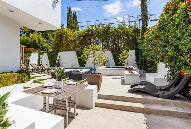 808 N La Jolla Avenue, Los Angeles, CA 90046