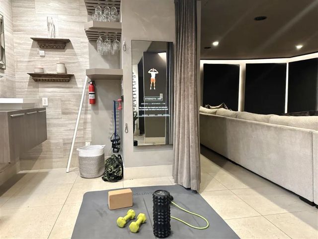 808 N La Jolla Avenue, Los Angeles, CA 90046