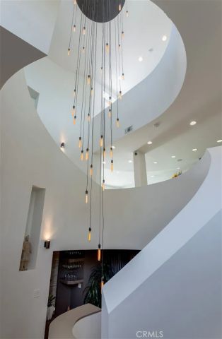 808 N La Jolla Avenue, Los Angeles, CA 90046