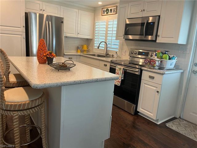 3142 Mercury LN, North Fort Myers, FL 33903