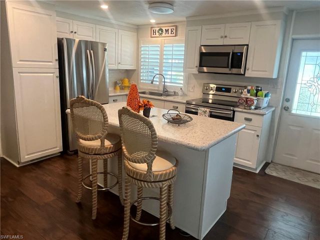 3142 Mercury LN, North Fort Myers, FL 33903