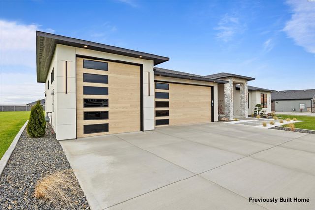 12407 Furlong Ln, Kennewick, WA 99338