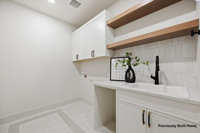 12407 Furlong Ln, Kennewick, WA 99338