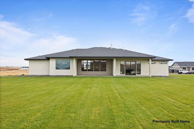 12407 Furlong Ln, Kennewick, WA 99338
