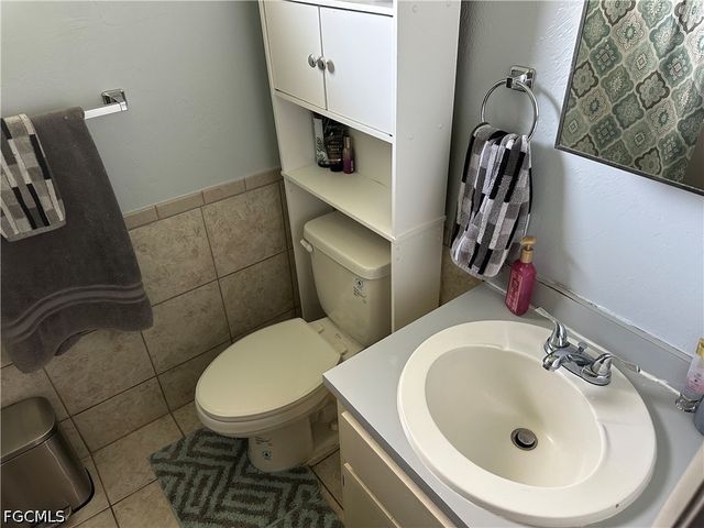2124 NE 7th PL, Cape Coral, FL 33909