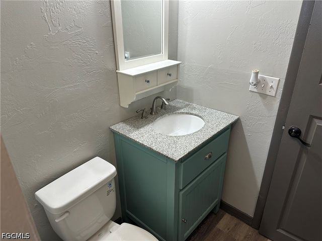 2124 NE 7th PL, Cape Coral, FL 33909