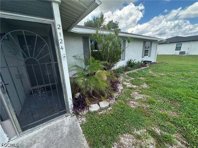 2124 NE 7th PL, Cape Coral, FL 33909