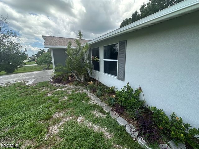2124 NE 7th PL, Cape Coral, FL 33909