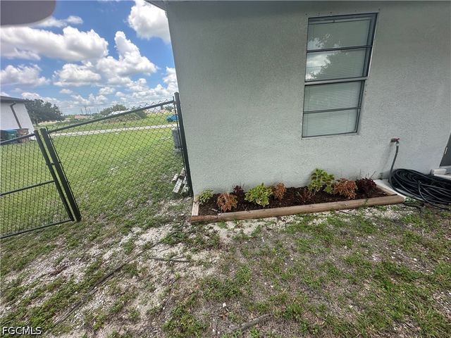 2124 NE 7th PL, Cape Coral, FL 33909