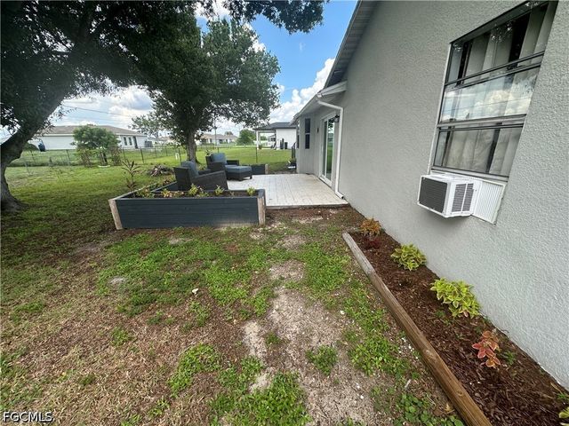 2124 NE 7th PL, Cape Coral, FL 33909