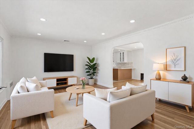 695 Doblin Street, Elmont, NY 11003