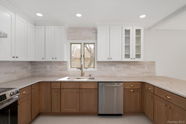 695 Doblin Street, Elmont, NY 11003