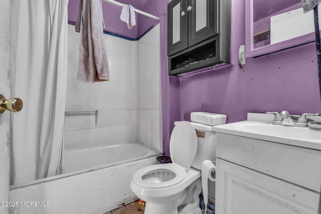 74 2nd Avenue, Toms River, NJ 08757