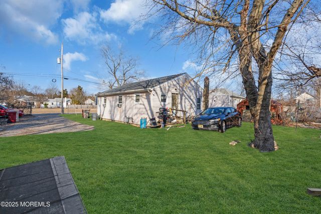 74 2nd Avenue, Toms River, NJ 08757