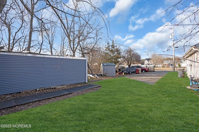74 2nd Avenue, Toms River, NJ 08757