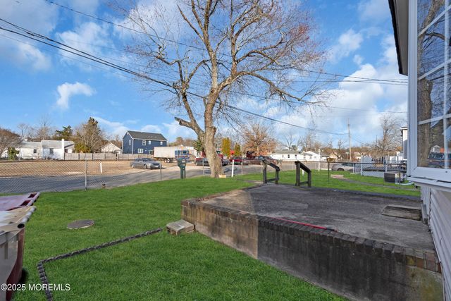 74 2nd Avenue, Toms River, NJ 08757