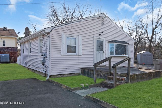 74 2nd Avenue, Toms River, NJ 08757
