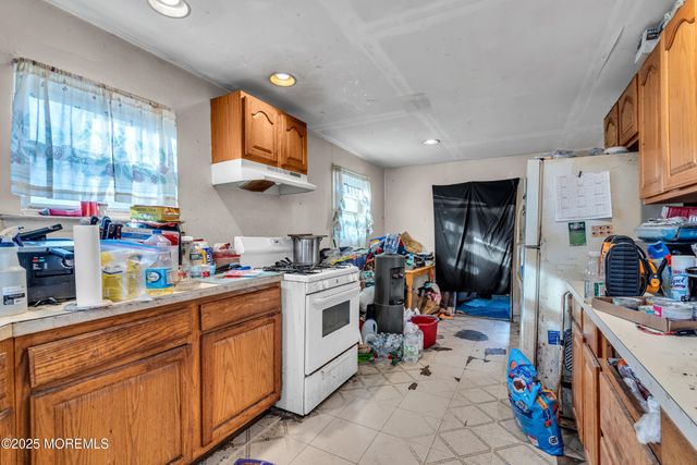74 2nd Avenue, Toms River, NJ 08757