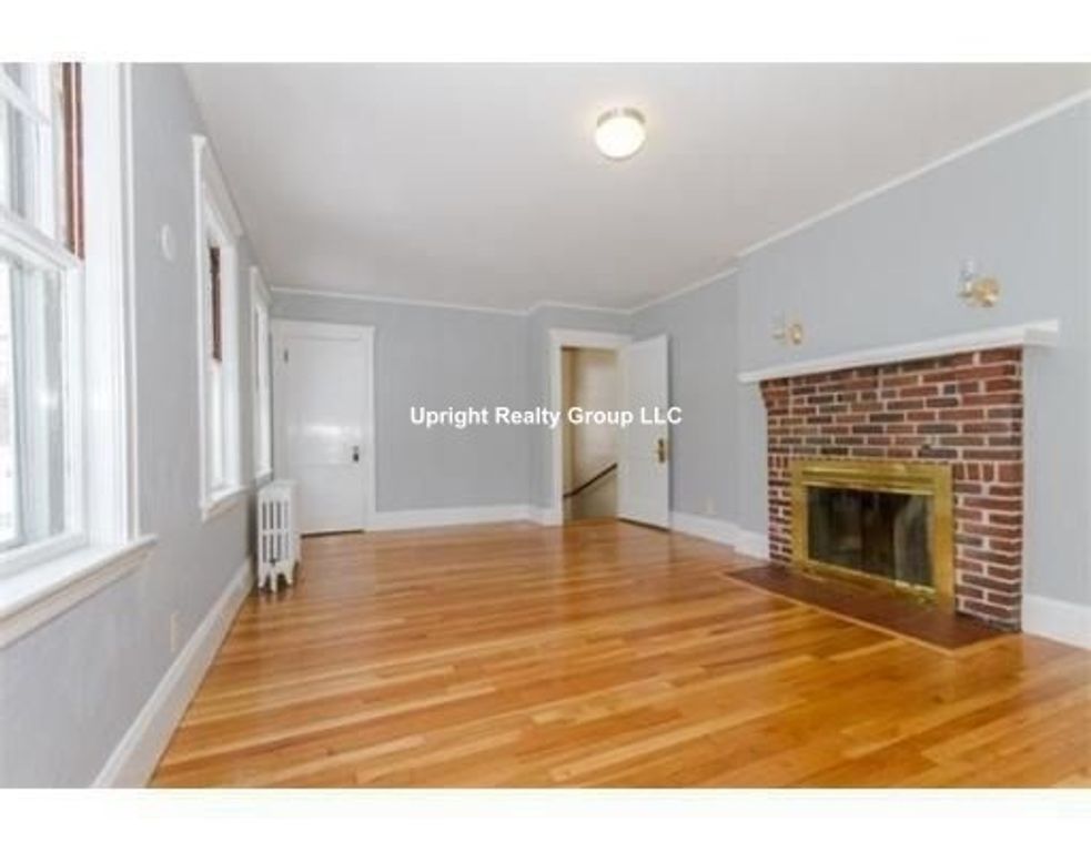 60-62 Cloverdale Rd 62, Newton, MA 02461