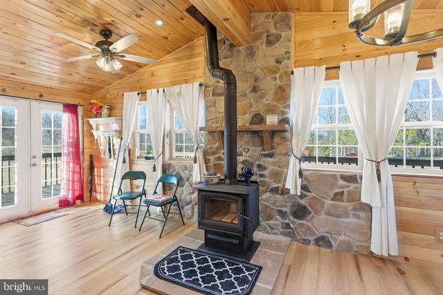 490 STELLAR WAY, Great Cacapon, WV 25422