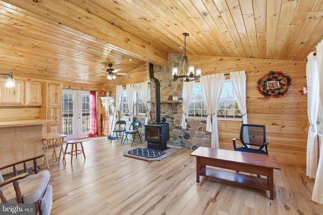 490 STELLAR WAY, Great Cacapon, WV 25422