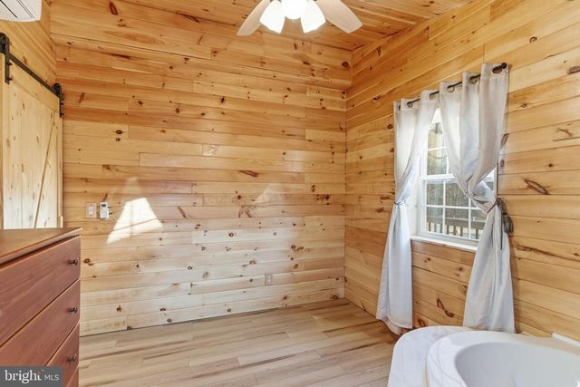 490 STELLAR WAY, Great Cacapon, WV 25422