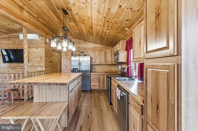 490 STELLAR WAY, Great Cacapon, WV 25422