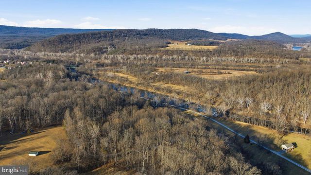 490 STELLAR WAY, Great Cacapon, WV 25422