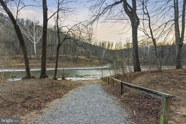 490 STELLAR WAY, Great Cacapon, WV 25422