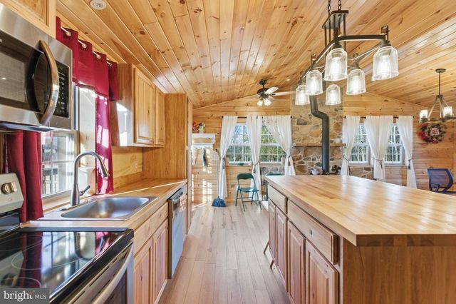 490 STELLAR WAY, Great Cacapon, WV 25422